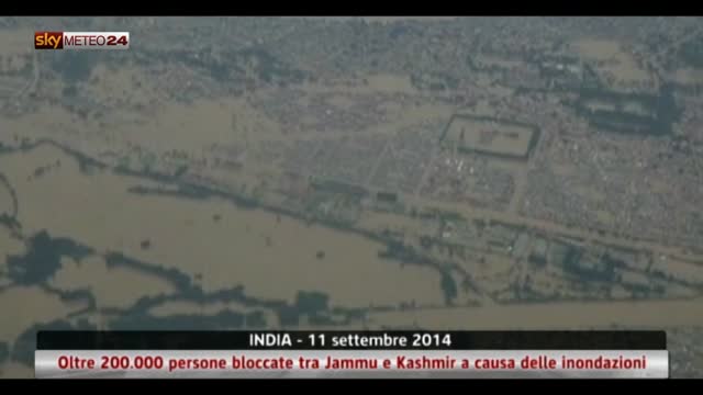 India, oltre 200.000 persone bloccate per inondazioni