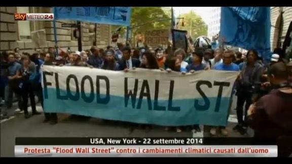 USA, protesta “Flood Wall Street” contro cambiamenti clima