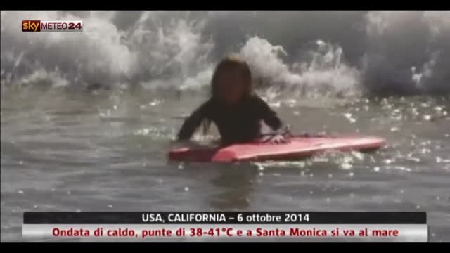 Usa, ondata di caldo, a Santa Monica si va al mare