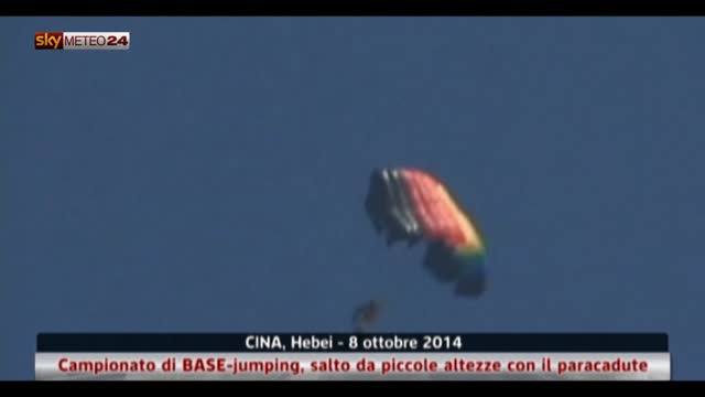 Cina, campionato BASE-jumping, salti estremi con paracadute