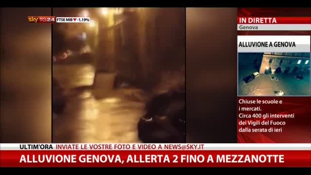 Alluvione Genova, auto inghiottita dalla strada