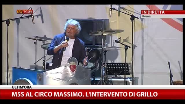 M5S al Circo Massimo, Grillo e Casaleggio sul palco