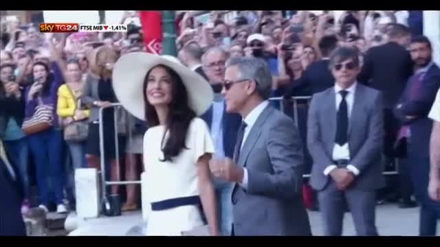 Amal Clooney, la neo sposa assume il cognome del marito