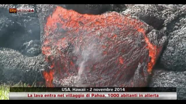 Usa, la lava entra lentamente nel villaggio di Pahoa