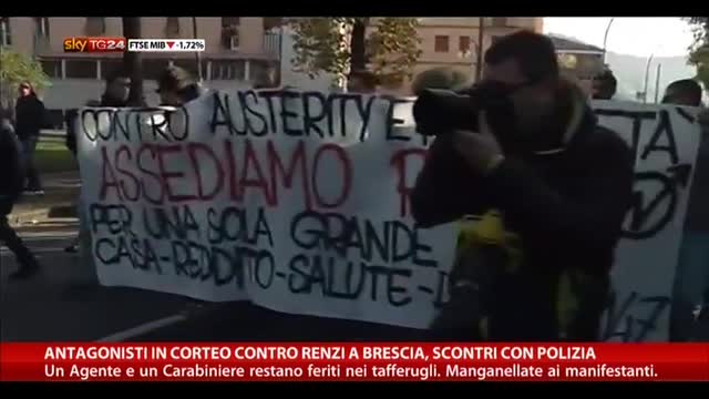 Brescia, antagonisti in corteo contro Renzi: scontri polizia