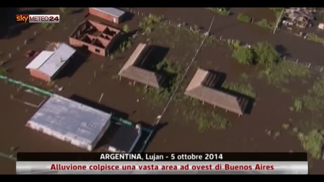 Alluvione colpisce una vasta area ad ovest di Buenos Aires