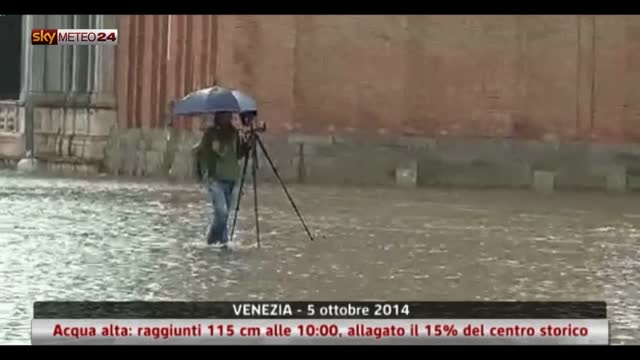 Venezia, acqua alta: allagato il 15% del centro storico