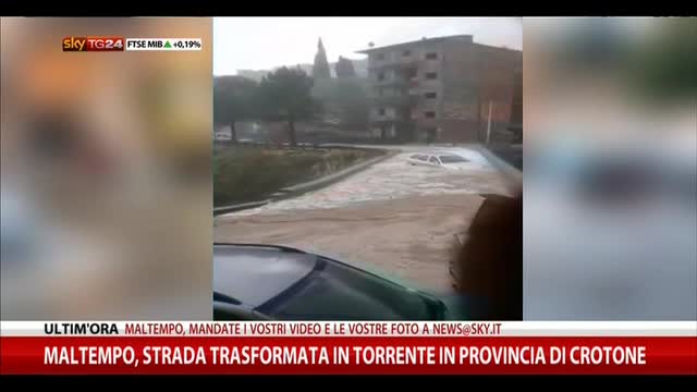 Maltempo, strada diventa torrente in provincia Crotone