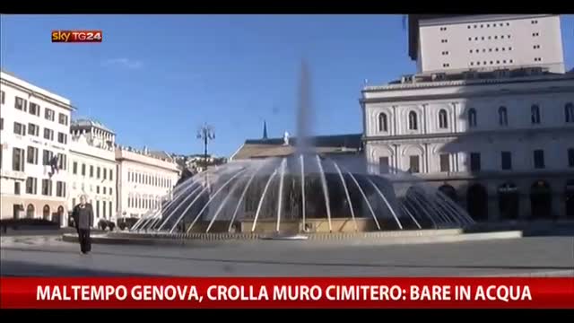 Maltempo Genova: crolla muro cimitero, bare in acqua