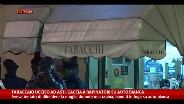 Tabaccaio ucciso ad Asti, caccia a rapinatori su auto bianca