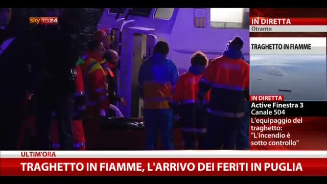 Traghetto in fiamme, l'arrivo dei feriti in Puglia