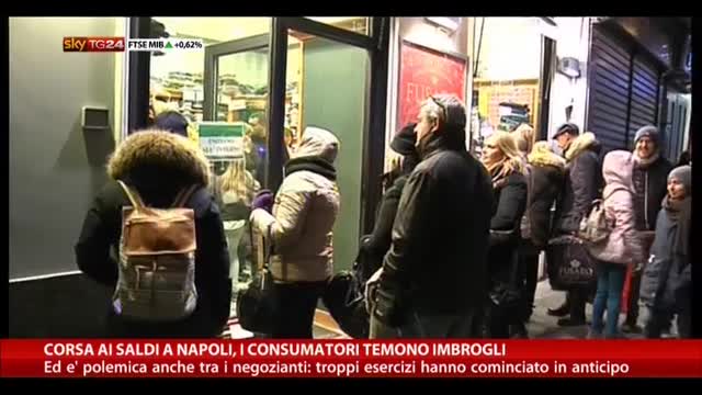 Corsa ai saldi a Napoli, i consumatori temono imbrogli