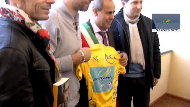 Ciclismo, Vincenzo Nibali con "Furore e lealtà"