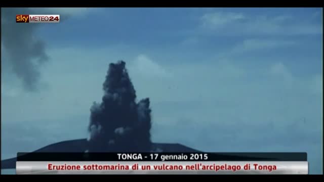 Eruzione sottomarina di un vulcano nell’arcipelago di Tonga
