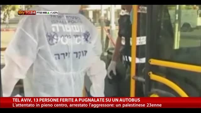Tel Aviv, 13 persone ferite a pugnalate su un autobus