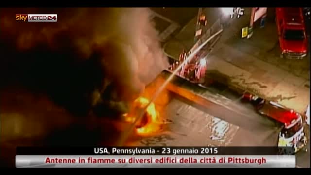 Antenne in fiamme su molti edifici della città di Pittsburgh