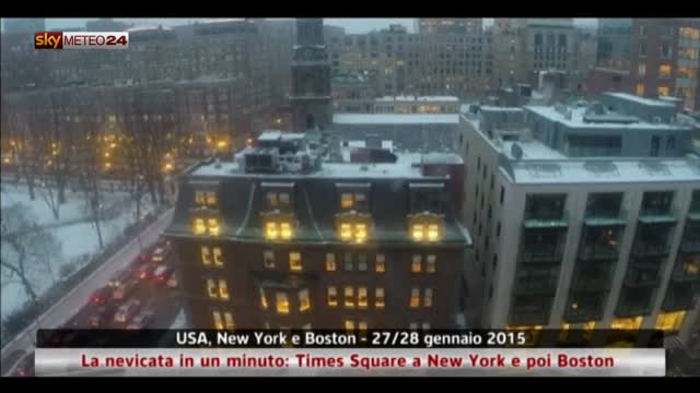 La nevicata in un minuto: Times Square a New York e Boston