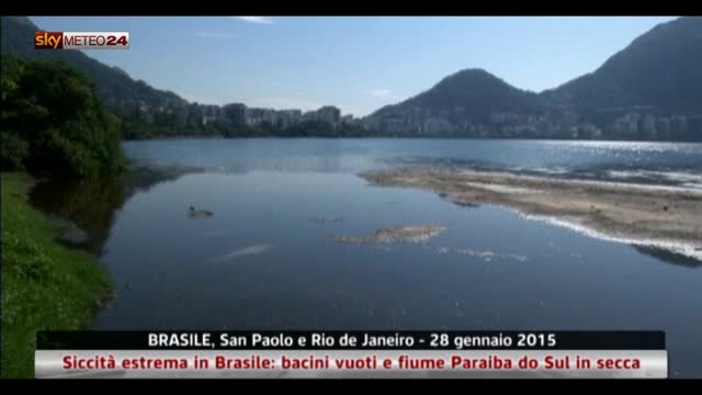 Estrema siccità in Brasile: il fiume Paraiba do Sul in secca
