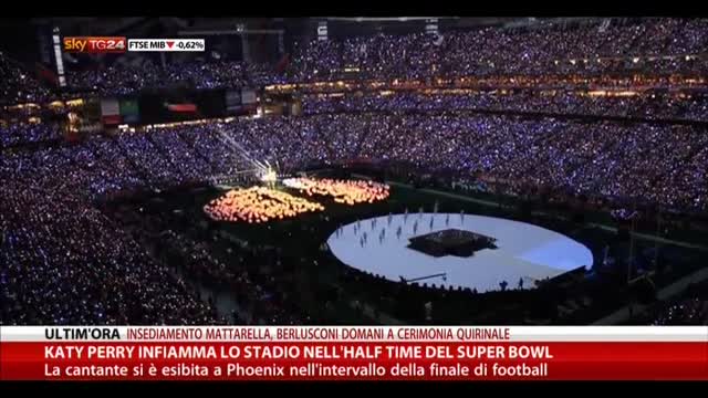 Katy Perry infiamma lo stadio nell'Half Time del Super Bowl