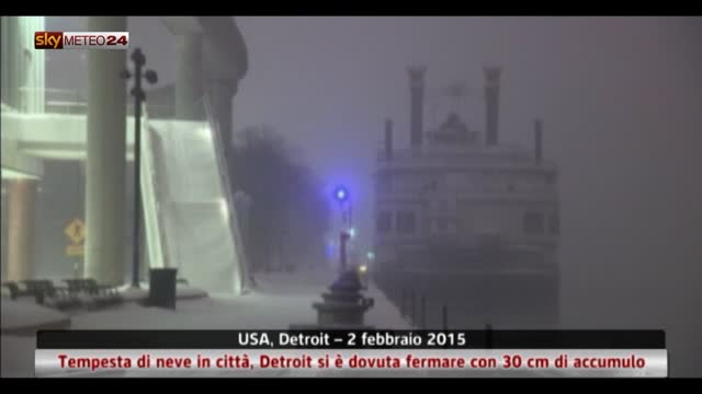 Tempesta di neve su Detroit, chiuse scuole e fabbriche