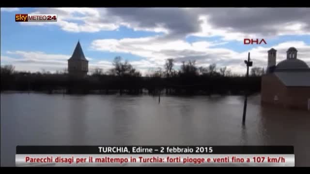 Albania, alluvione lampo nel sud del paese. Video