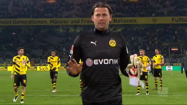 Il Dortmund perde ancora. Faccia a faccia giocatori-tifosi