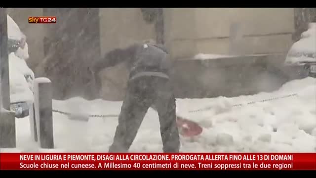 Neve in Liguria e Piemonte, disagi alla circolazione