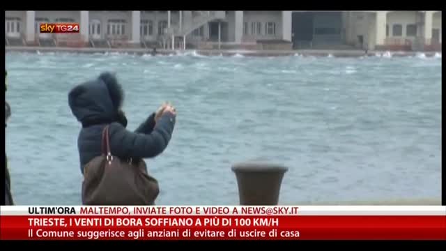 Trieste, i venti di bora soffiano a più di 100 km/h