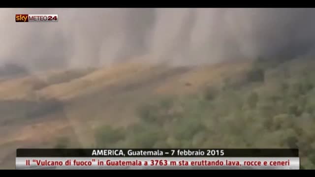Eruzione del “Vulcano di fuoco” in Guatemala a 3763 m
