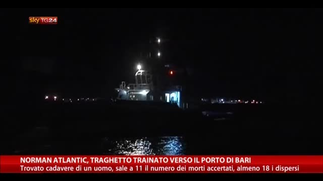 Norman Atlantic, traghetto trainato verso il porto di Bari