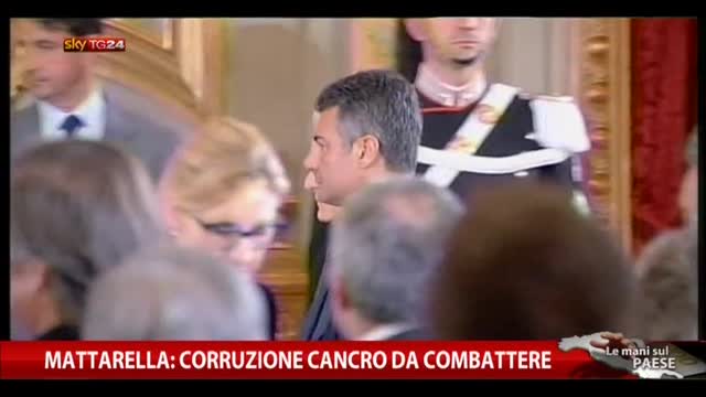 Mattarella: "Corruzione cancro da combattere"