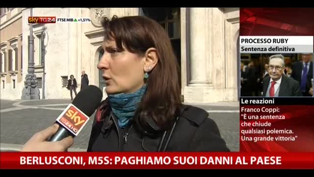 Berlusconi, M5S: paghiamo suoi danni al Paese