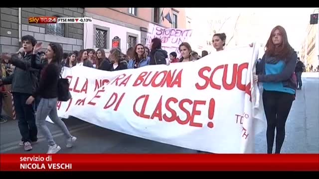 Roma, riforma della scuola: studenti in piazza