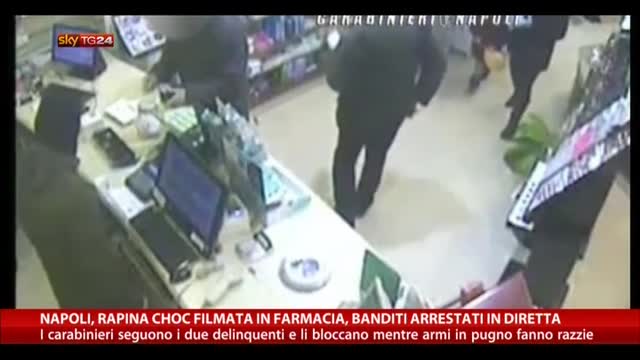 Napoli, rapina choc filmata in farmacia, banditi arrestati