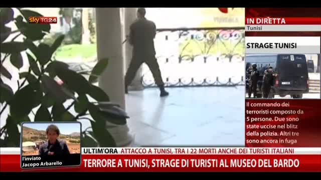 Terrore a Tunisi: oltre 20 morti. Ci sarebbero italiani
