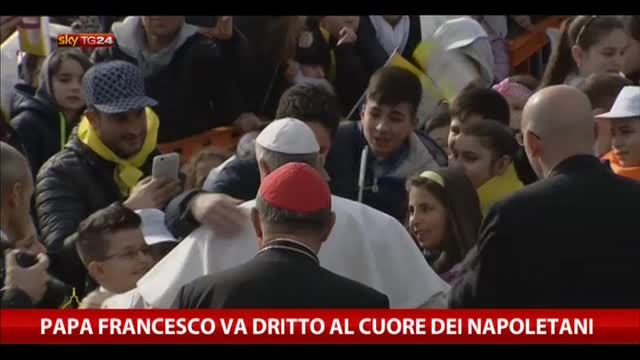 Papa Francesco va dritto al cuore dei napoletani