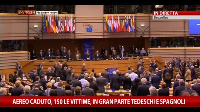 Aereo caduto, Parlamento Europeo osserva minuto di silenzio