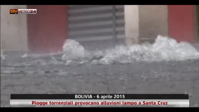 Bolivia, piogge torrenziali provocano alluvioni lampo