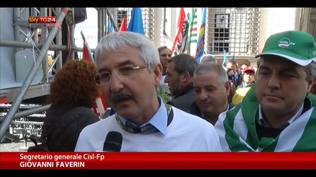 Roma, manifestazione sindacati  contro abolizione province