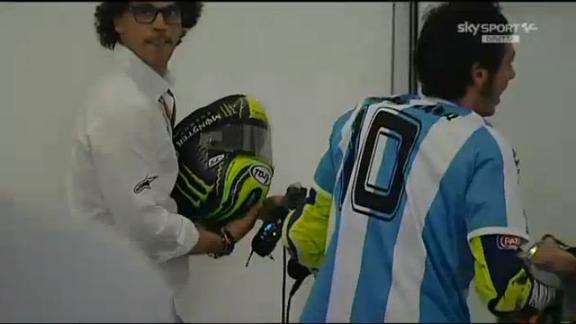 GP Argentina, Rossi omaggia Maradona: è "el polso de oro"