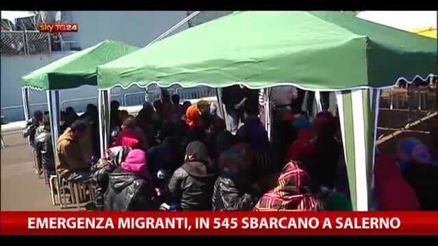 Emergenza migranti, in 545 sbarcano a Salerno