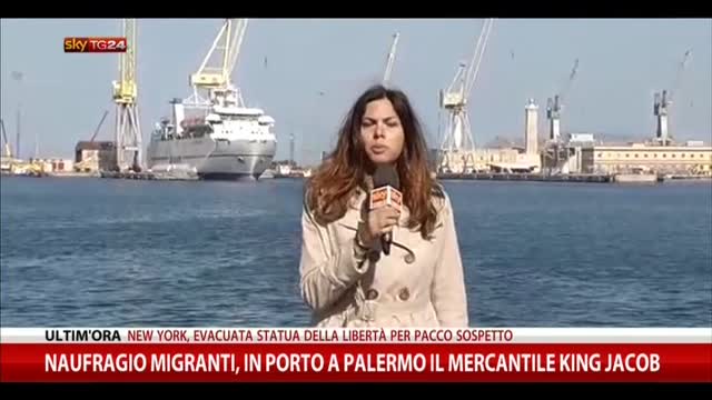 Naufragio migranti, in porto a Palermo mercantile King Jacob
