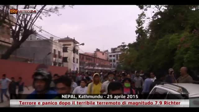 Nepal, terrore dopo terremoto di magnitudo 7.9 Richter