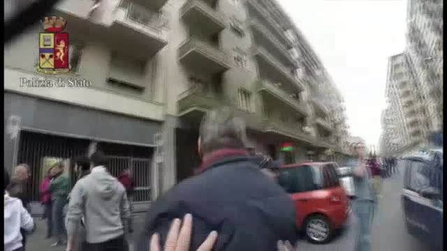 L'aggressione al bus della Juve vista dalla strada