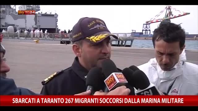 Sbarcati a Taranto 267 migranti soccorsi da marina militare