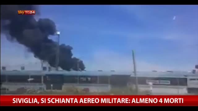 Siviglia, si schianta aereo militare: almeno 4 morti