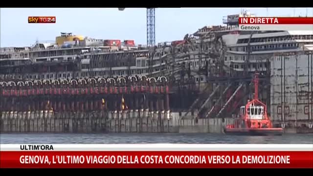 Genova, ultimo viaggio della Concordia verso la demolizione