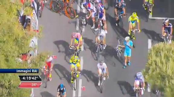 Giro, per Contador "possibile ritiro" dopo la caduta