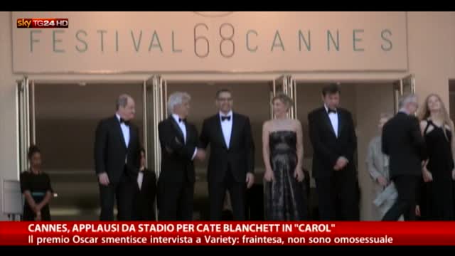 Cannes, applausi da stadio Cate Blanchett