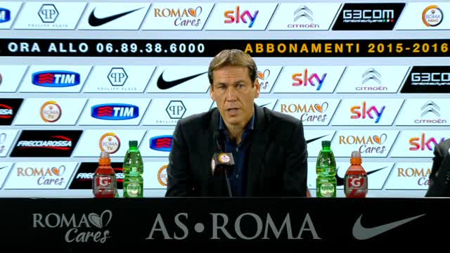 Garcia: "Lazio favorita, ma la Roma giocherà per vincere"